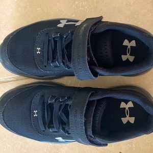 Boys under armor sneakers size 1